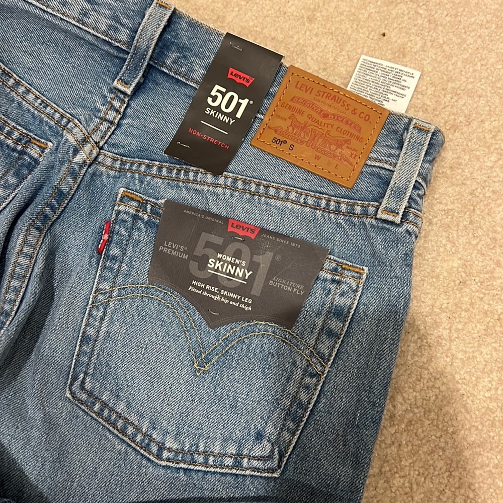 Levis 501 Skinny NWT